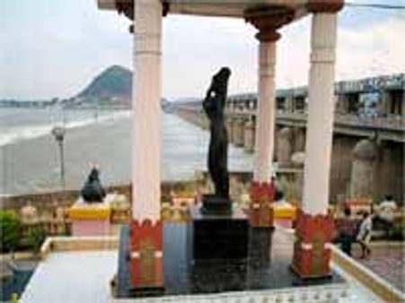 న్యూస్ రీడర్ హత్య కేసులో జీవిత ఖైదు