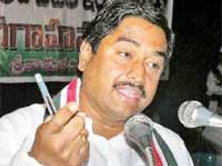 బెదిరించనక్కర లేదు: ధర్మాన