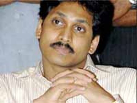 దొడ్డు బియ్యం తిన్న వైయస్ జగన్