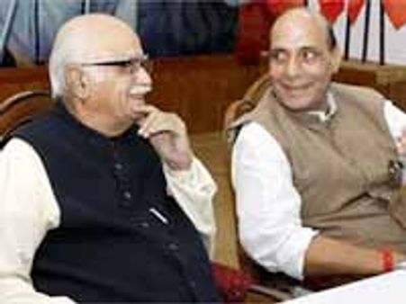 పాత్రపై నిర్ణయం అద్వానీదే: భగవత్