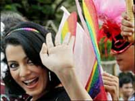 గే సెక్స్ అనుమతికే కేంద్రం మొగ్గు