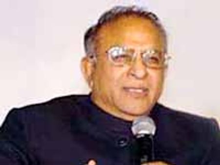 సచివాలయంలో కేంద్ర మంత్రుల సమీక్ష