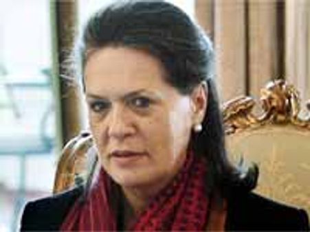 వైయస్ భార్యకు సోనియా ఓదార్పు