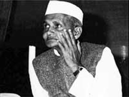 లాల్ బహదూర్ శాస్త్రి వాచీ చోరీ