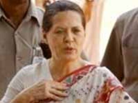 ఆంధ్ర ఎంపీలపై సోనియా ఆగ్రహం