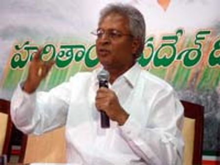 రంగంలో ఉండవల్లి?