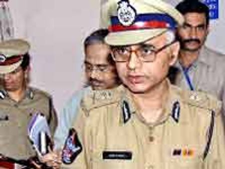 మీడియాపై డిజిపి యాదవ్ గుర్రు