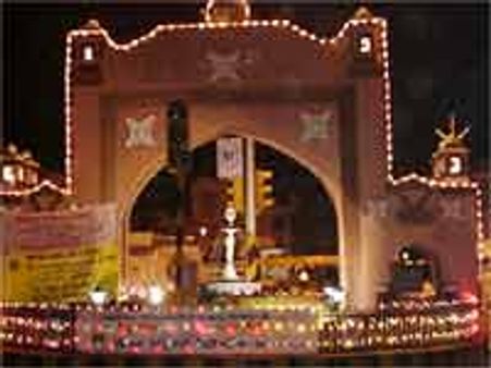 కెసిఆర్ కుమారుడి హౌస్ అరెస్టు