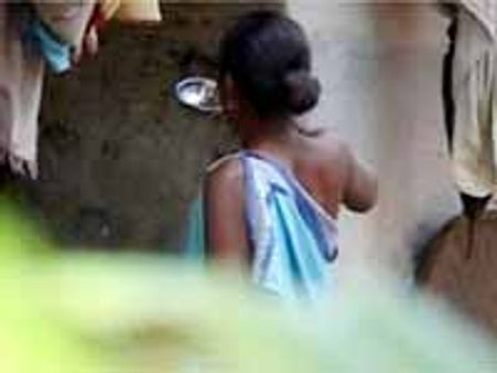 గిరిజన స్త్రీలపై బ్యాంకర్ లైంగిక దోపిడీ