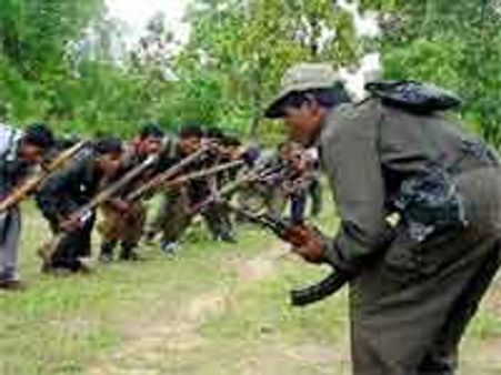 ఎదురుకాల్పుల్లో పది మంది మృతి