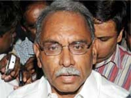 కెవిపి ఇంట్లో మంత్రుల సందడి