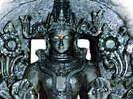 పోలీసులపై రేప్ కేస్