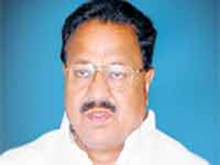 ఎమ్మల్యేలకు డి శ్రీనివాస్ హెచ్చరిక