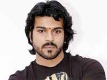 సిఎం నిధికి రామచరణ్ విరాళం