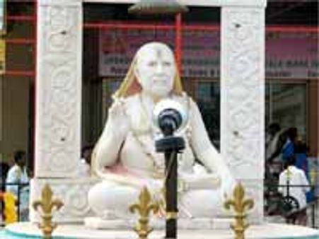 మంత్రాలయం మఠంలో 3 శవాలు