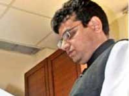 కెసిఆర్ ది బురద రాజకీయం: శ్రీధర్