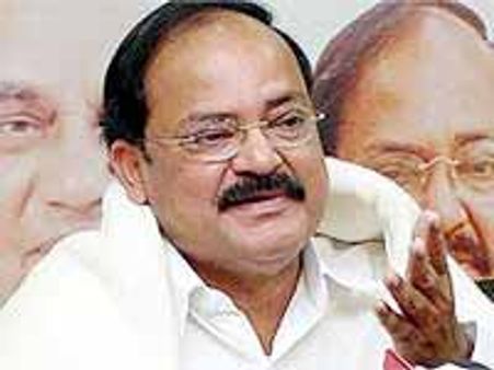 అద్వానీ నేతగా ఉండరు: వెంకయ్య