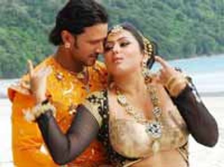 నమిత జగన్మోహినికి హైకోర్టు బ్రేక్ లు