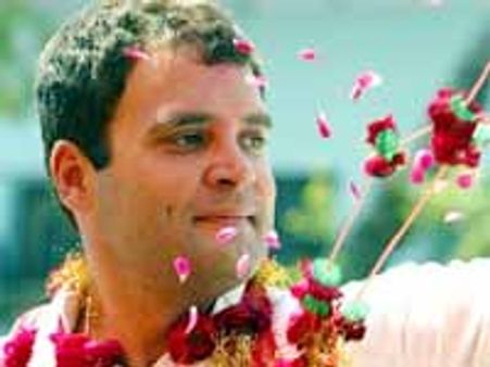 పాక్ ఇంత ప్రాధాన్యమా: రాహుల్