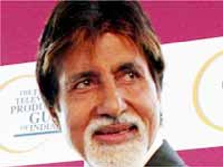 బిగ్ బి ఔదార్యం డ్యాన్సర్లకు సాయం