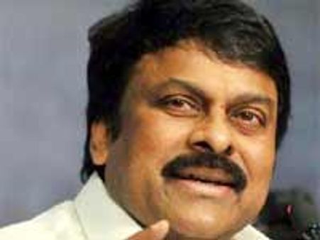 చిరు ఎన్నారై ఫ్యాన్స్ ముందడుగు