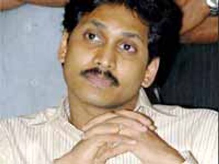 మంత్రులతో జోరుగా జగన్ మంతనాలు