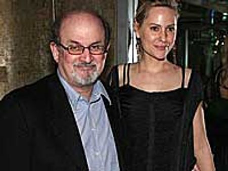 రష్దీ పిరికి, అపరిక్వ వ్యక్తి: మాజీ ప్రేయసి