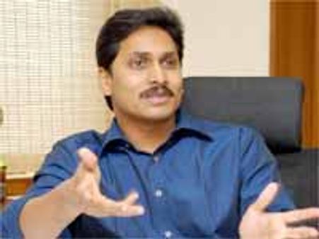 వైయస్ జగన్ ను పిలువలేదు: అభిషేక్ సింఘ్వీ