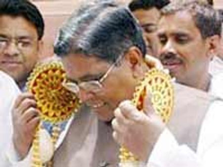 రాజ్యసభ డిప్యూటీ చైర్మన్ కారు చోరీ