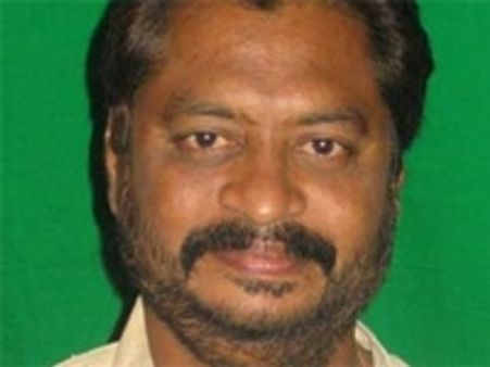 సురేఖ విధేయత వైయస్ కుటుంబానికే: హర్షకుమార్