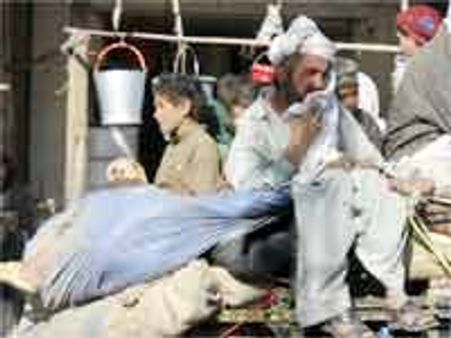 పాక్ లో పేలుడు: 15 మంది మృతి