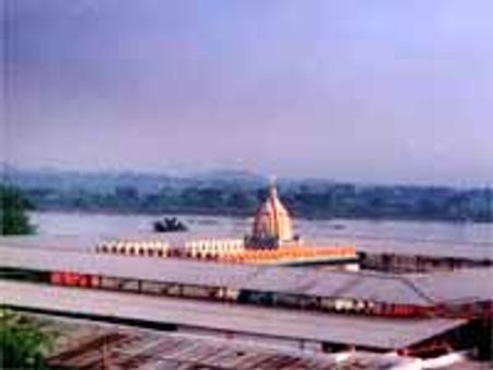 సుశమీంద్రస్వామి పార్ధివ దేహం వెలికితీత