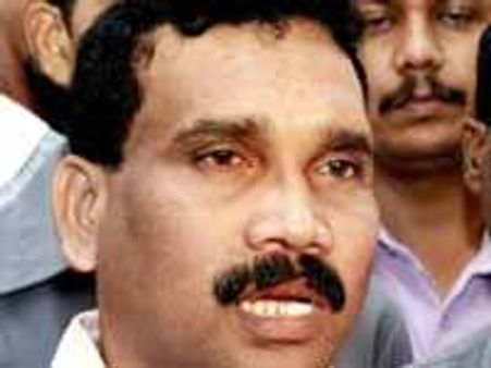 మధు కొడా ముఖ్య అనుచరుడి లొంగుబాటు