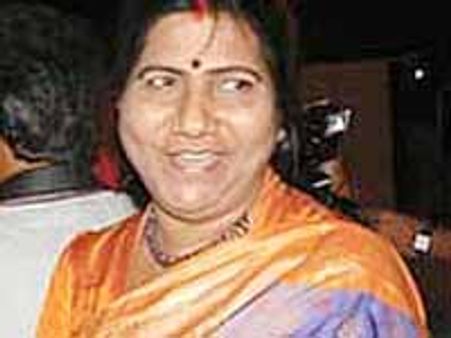 గాలీ! కుల రాజకీయాలేలా?: నన్నపనేని