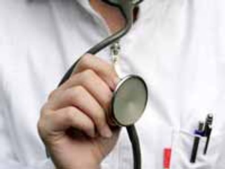 ఆందోళనకరంగా 4గురు జూడాల ఆరోగ్యం