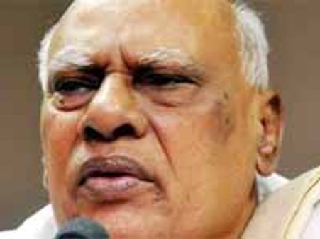 ఓబుళాపురంపై సిబిఐ దర్యాప్తు: రోశయ్య నిర్ణయం