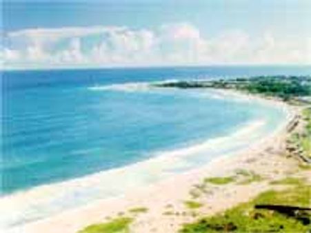 విశాఖ తీరంలో పూనకాల సునామీ