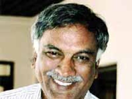 తెలుగు హీరోల్లో మగాళ్లు లేరు: తమ్మారెడ్డి