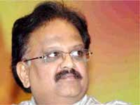 బాలు గాత్రంతో ఉప్పొంగిన విశాఖ సంద్రం