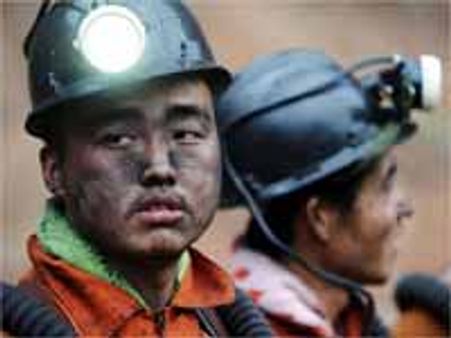 చైనాలో గనుల్లో పేలుడు: 15 మంది మృతి