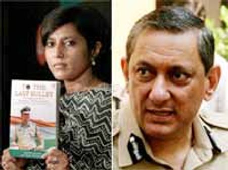 కామ్టేపై గుర్రు: రాజీనామాకు మారియా సై