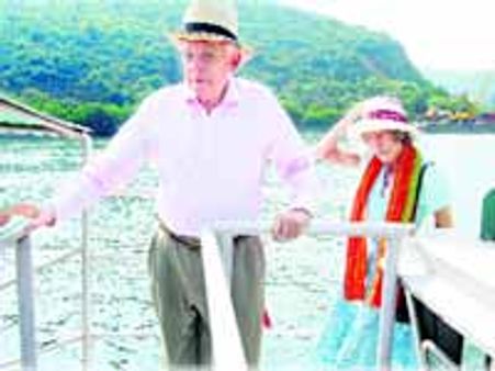 కాటన్ కు వైజాగ్ లోనూ అదే ఆదరణ