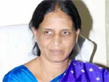 కె చంద్రశేఖర రావుతో చర్చలకు మంత్రికి బాధ్యత: సబితా ఇంద్రారెడ్డి