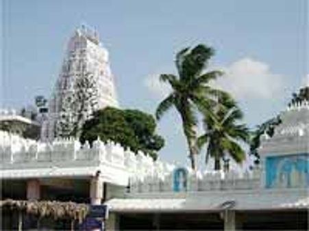 వాస్తు: అన్నవరం ఆలయం ప్రవేశ ద్వారం మార్పు