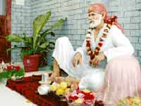మినీ షిర్డీగా సాయిబాబా గుడిని నిర్మించిన ఎన్నారై