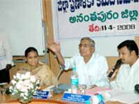 సమైక్యాధ్ర: అనంత జెడ్పీ చైర్  పర్సన్ కవిత రాజీనామా