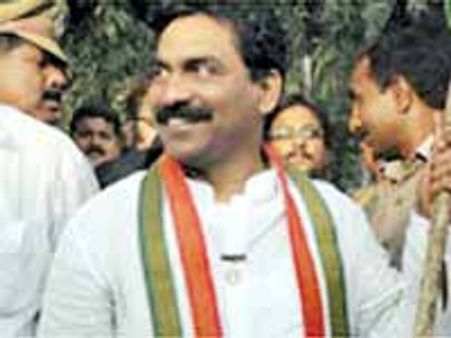 లగడపాటి అదృశ్యంపై నామ్ కే వాస్తే విచారణ