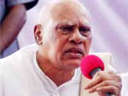 విలేకరులపై రోశయ్య చురకలు, చమత్కారాలు