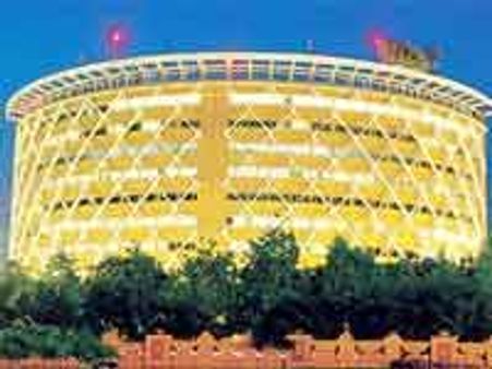 ఐటి కంపెనీల వద్ద భారీ పోలీసు భద్రత
