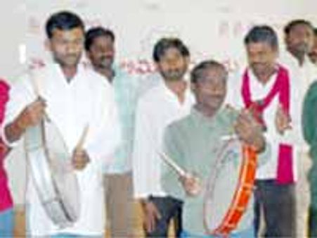 గల్ఫ్ లో తెలంగాణ కార్మికుల సంఘీభావం